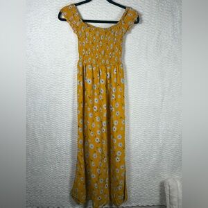 Lark + Grey Spring Time Yellow Daisy Maxi Dress.  Size Large. Flows beautifully